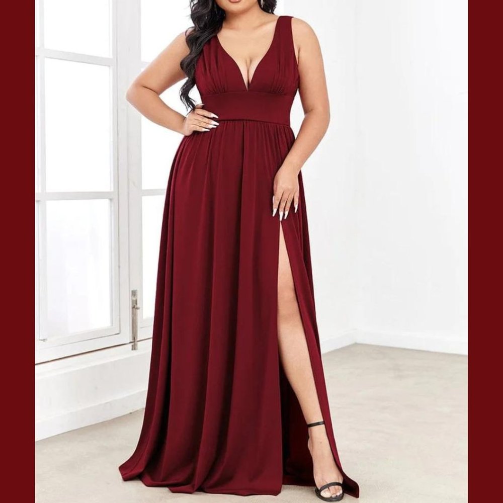 Plus Size Sleeveless V-Neck Empire Waist High Slit Floor-Length Prom Dress